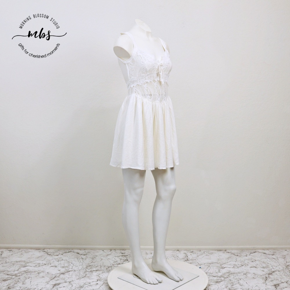 NWT Sky to Moon Lace Trim Boho Coquette Romantic Lined Mini Dress White Women M